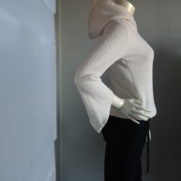 Cozy Cream Sweater - Picture 4 of 15